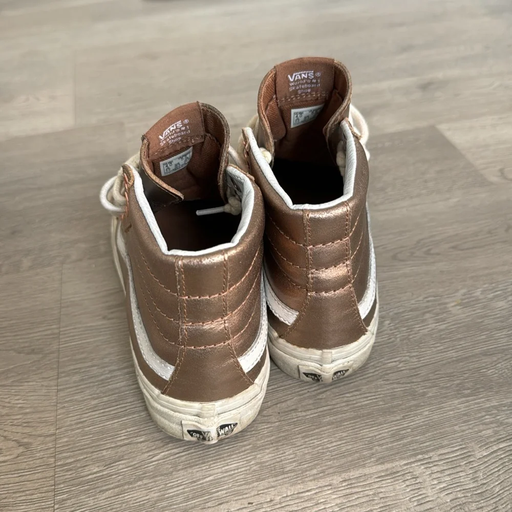 VANS - Picture 4 of 5